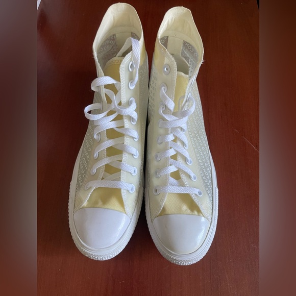 Converse Chuck Taylor All Star High Translucent Size 10 - Picture 4 of 4